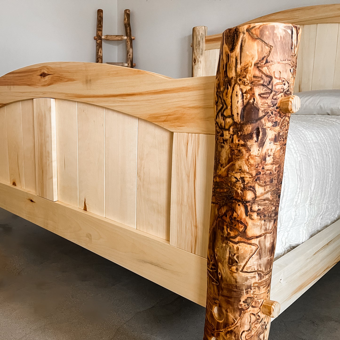 Aspen Prairie bed w/ Log Bedposts