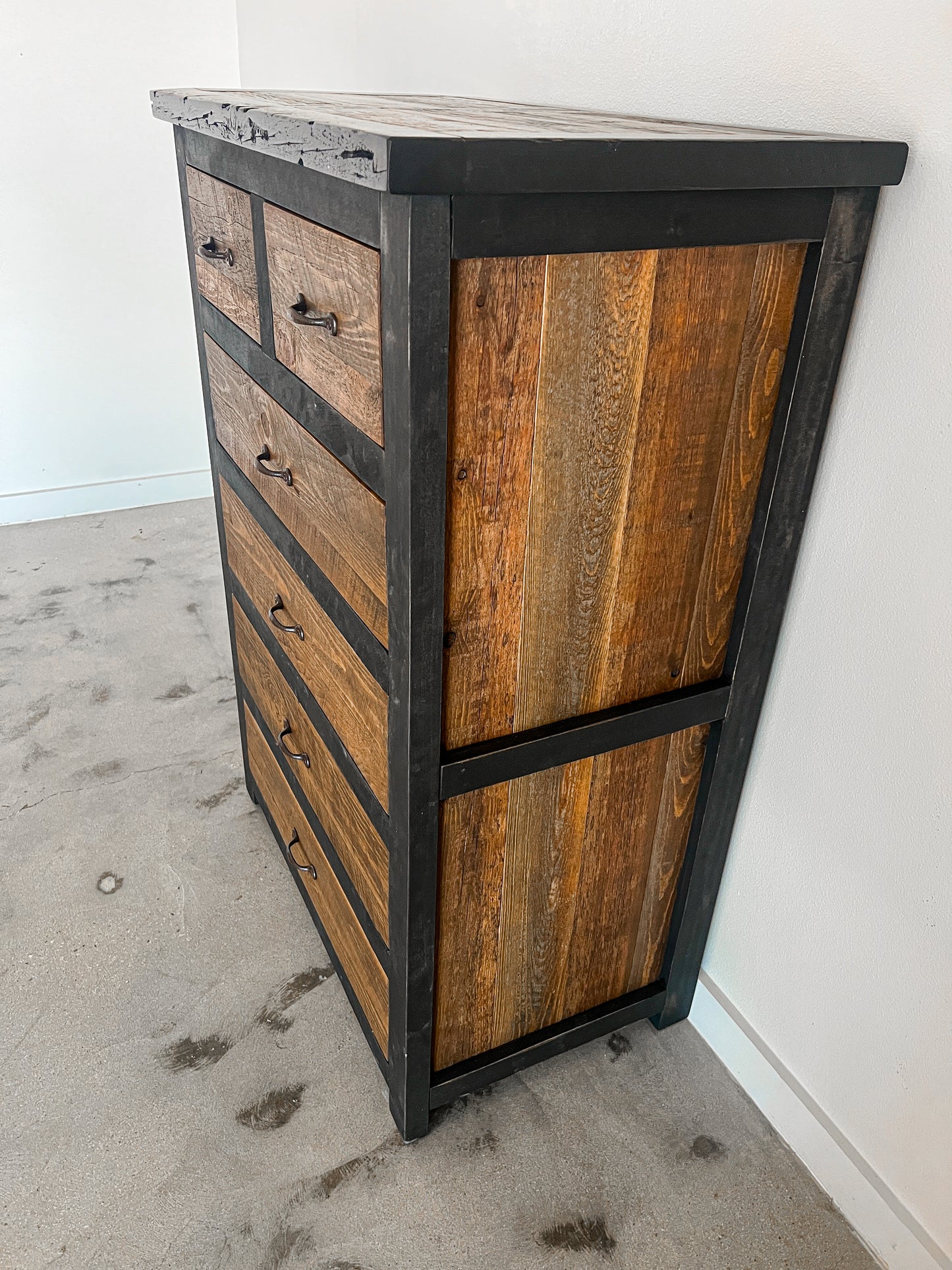 Weathered Outlaw Split Top 6 Drawer Chest